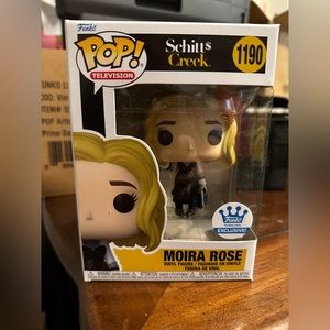 Funko Pop! Moira Rose Funko Exclusive #1190